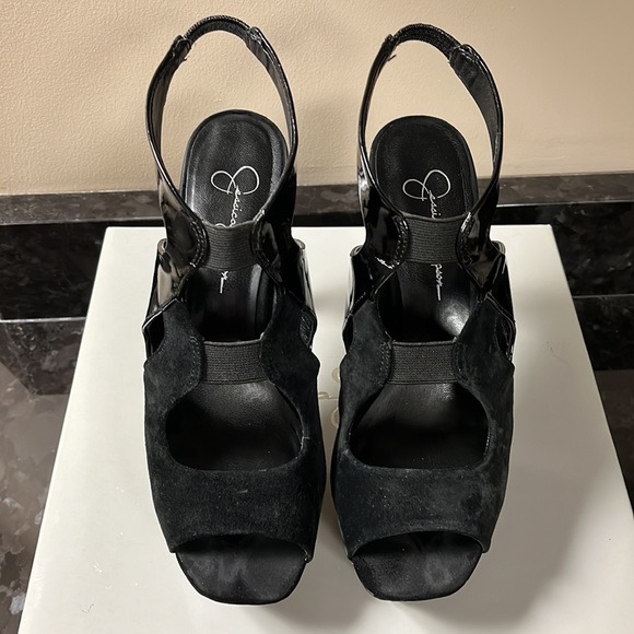 Jessica Simpson black platform heels. - Picture 10 of 12